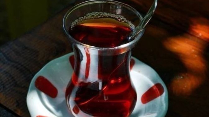 Çaya şeker atar mısınız?