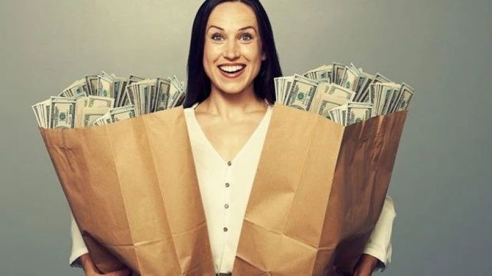 Sizce bir erkek eşine sadece kişisel ihtiyaçları için aylık ne kadar para vermeli?