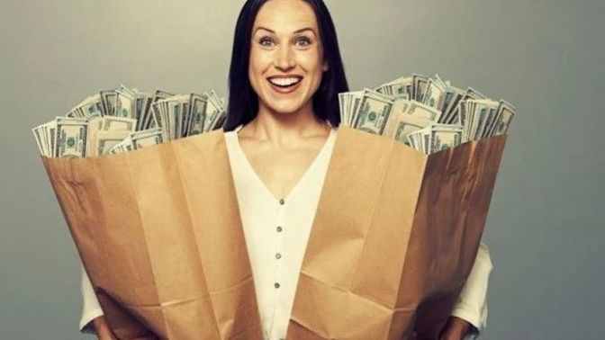 Sizce bir erkek eşine sadece kişisel ihtiyaçları için aylık ne kadar para vermeli?