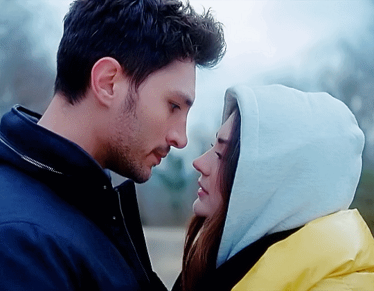 Aşkın belli bir mevsimi var mıdır?