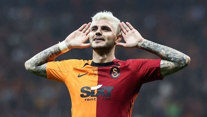 Galatasaray a gelmiş forvetlerden hangisi daha iyi ?