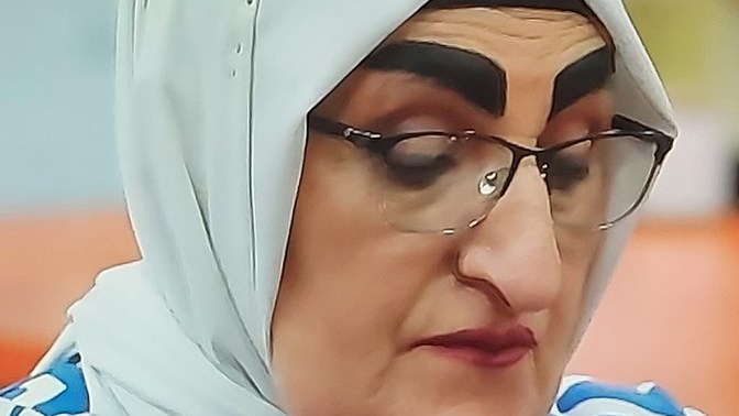 Kızlar makyaj yaparken ölçüyü kaçırdığınız oluyor mu?