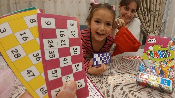 Yılbaşında evde kalıp aile ve akrabalar ile eğlenmek mi, dışarıda arkadaşlarla takılmak mı?
