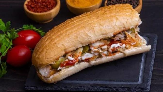 Döner ekmek arası mı pilav eşliğinde mi güzel oluyor?