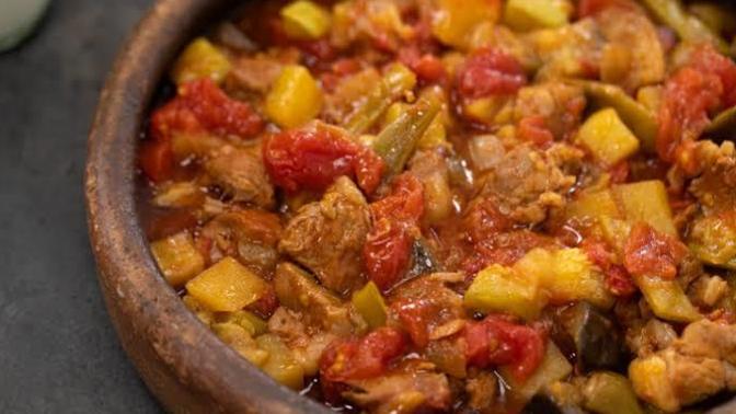Güveçte etli türlünün yanına, pilav mı bulgur mu yakışır?