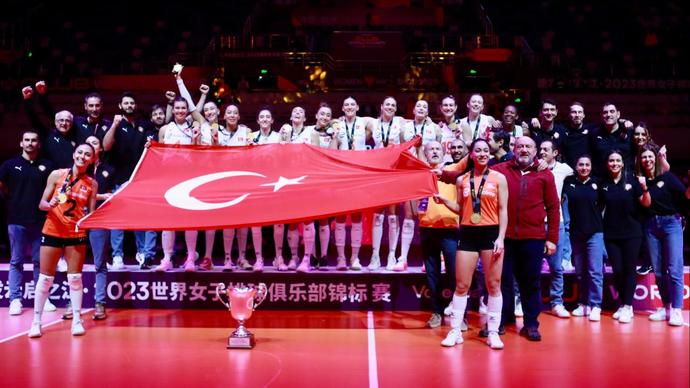 Eczacıbaşı Dynavit, FIVB Kadınlar Dünya Kulüpler Şampiyonası finalinde şampiyon oldu! Onlara mesajınız nedir?