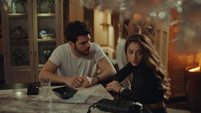 Eski sevgiliyle barışmak için yılbaşı gecesi mesaj atılır mı?