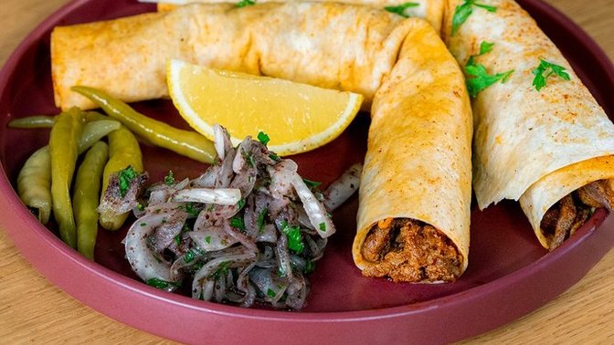 Misafirlerime tantuni yapmak istiyorum, yanına ne iyi gider?