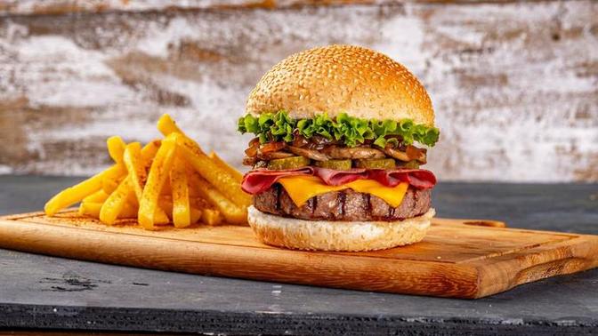 Hamburger yanında olmazsa olmazın ne?