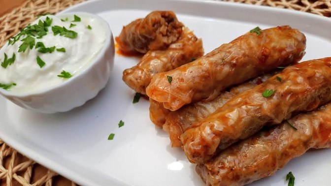 Lahana sarmasının yanına ne gider?