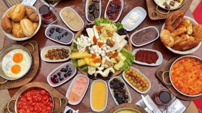 Kahvaltının yanına en güzel hangi içecek gider, ne önerirsin?