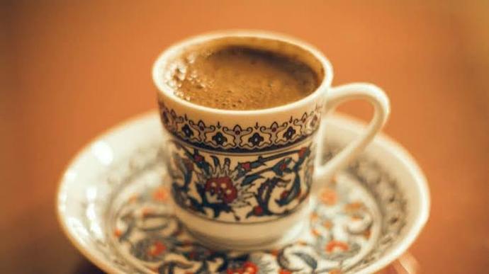 Türk kahvesinin yanında lokum mu, çikolata mı daha çok tercih edersiniz?