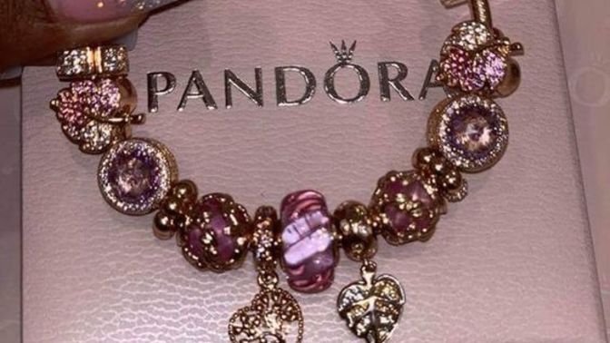 Pandora bileklik aldım internetten, zamanla kararma yapar mı?