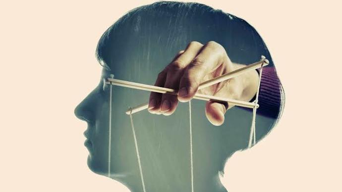 Manipülasyona uğradığını anladığında, buna nasıl tepki verirsin?