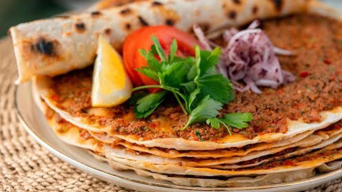 Lahmacun mu pizza mı, yoksa ikisi de mi?