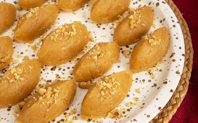 Un helvasını mı yoksa irmik helvasını mı tercih edersiniz?