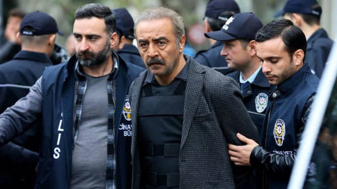 Yılmaz Erdoğan'ın yeni dizisi İnci Taneleri sosyal medyanın gündeminde! Eleştirilere hak verdiniz mi?
