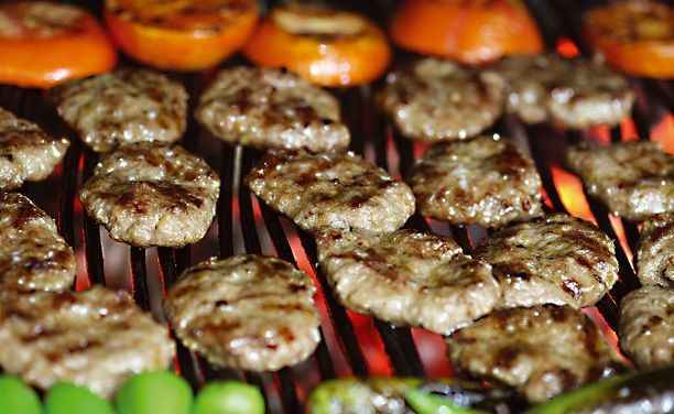 Köfte mi, yoksa et döner mi tercih edersiniz?