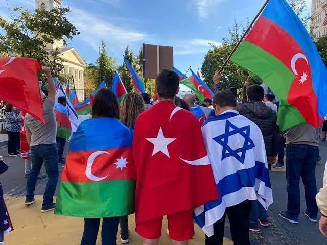 İsraili Türklere dost olarak gören var mı?