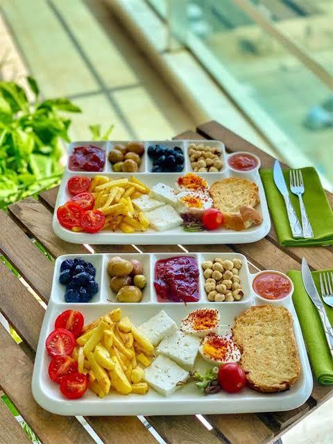 Bu kahvaltıyı kiminle birlikte yapmak istersiniz?