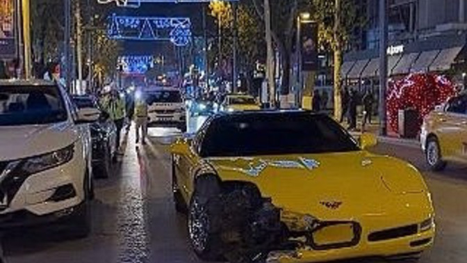 Vale 5 milyon değerindeki araçla kaza yaptı! Aracınızı valeye teslim eder misiniz?