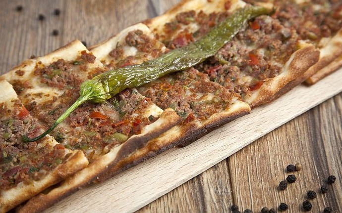 Yemek seçerken tadına mı bakarsın doyuruculuğuna mı?