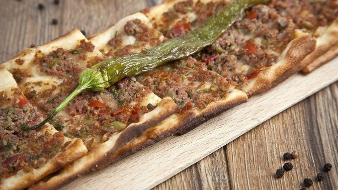 Yemek seçerken tadına mı bakarsın doyuruculuğuna mı?