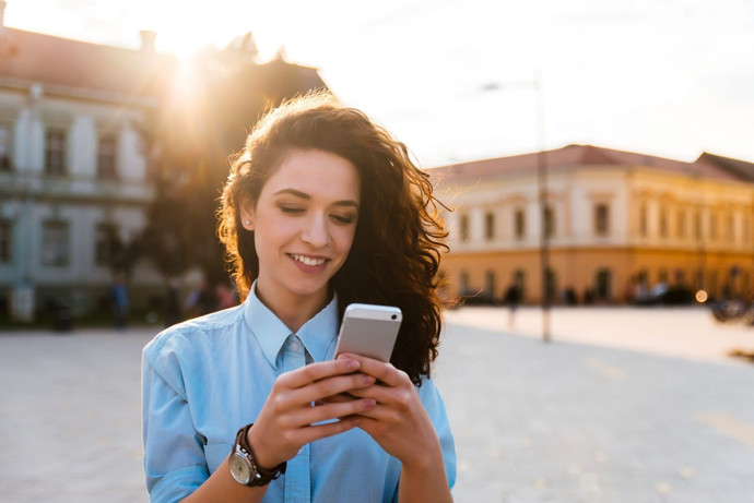 Telefon bağımlısı biri ile sevgili olabilir misiniz?