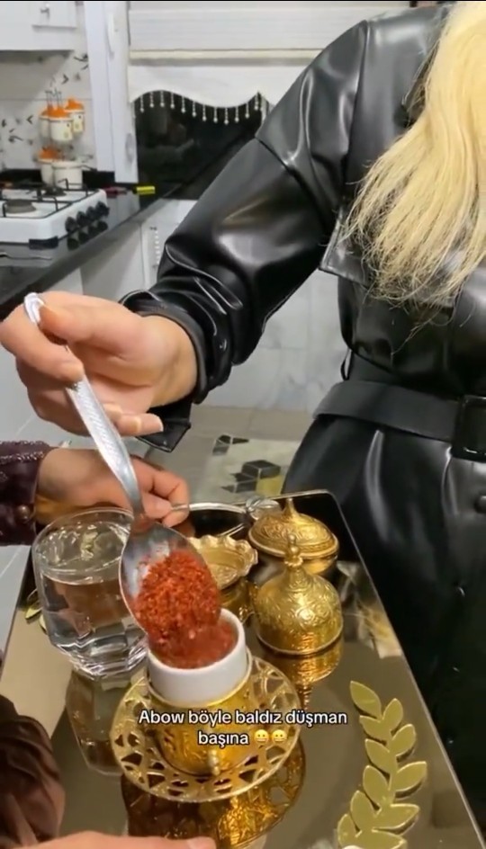 Kahvenizin içine viski mi tercih edersiniz yoksa pul biber mi?