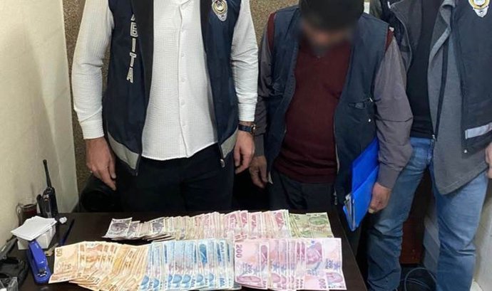 Adanada üzerinden 9.062 TL çıkan dilenciye 617 TL para cezası kesilmiş! Ceza caydırıcı mı sizce?