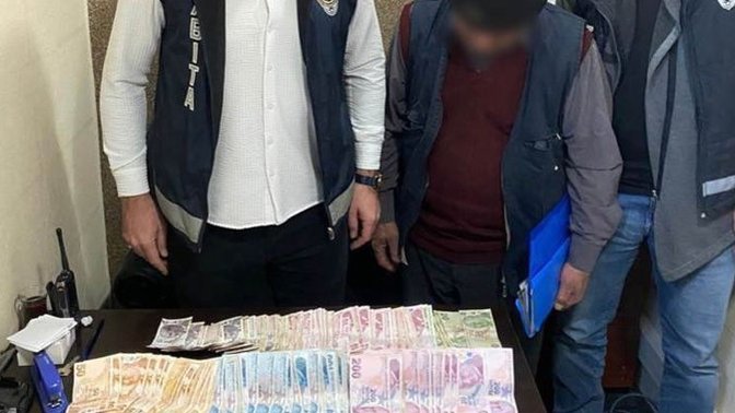 Adana'da üzerinden 9.062 TL çıkan dilenciye 617 TL para cezası kesilmiş! Ceza caydırıcı mı sizce?
