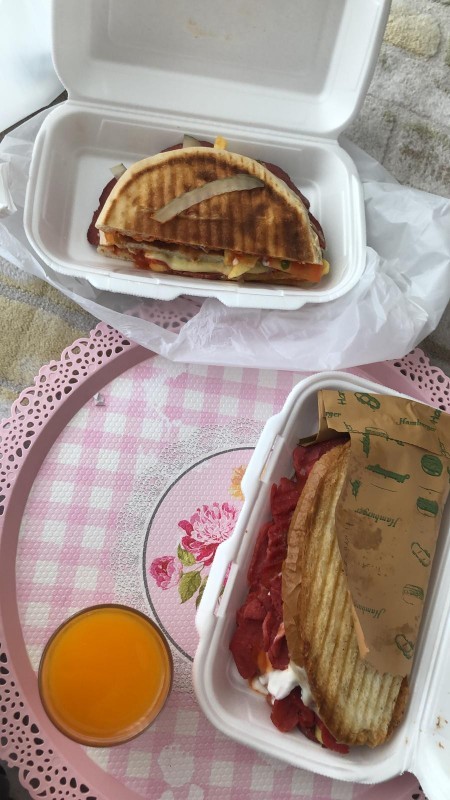 Bir Tost Hayal Edecek Olsanız, İçine Ne Koyarsınız?