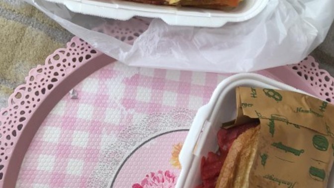 Bir Tost Hayal Edecek Olsanız, İçine Ne Koyarsınız?
