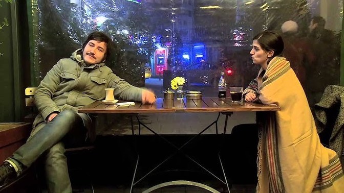 Sürekli hesabı yarı yarı ödeyen birinden sevgili olur mu?