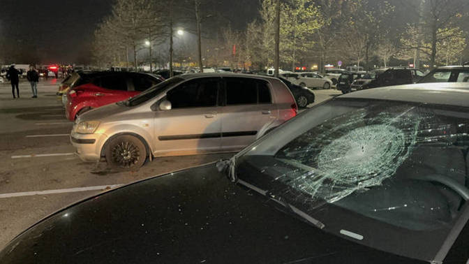 Kocaeli'de bir şahıs, açık otoparkta bulunan 35 arabanın camını kırmış. Böylelerine ne ceza vermek gerek?