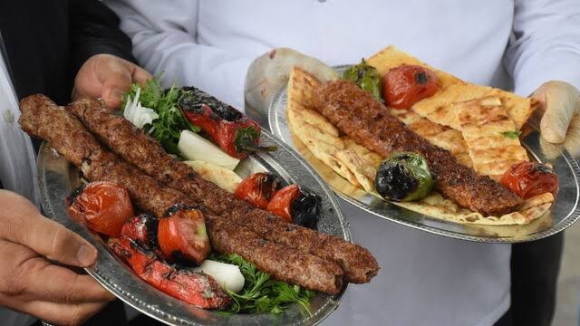 Adana dürüm mü, Urfa dürüm mü?