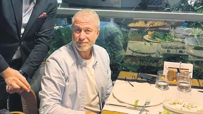 İstanbul'da 85 bin TL hesap ödeyen Rus milyarder, garsonlara 175 bin TL bahşiş bırakmış. Bahşiş alacağınız işte çalıştınız mı?