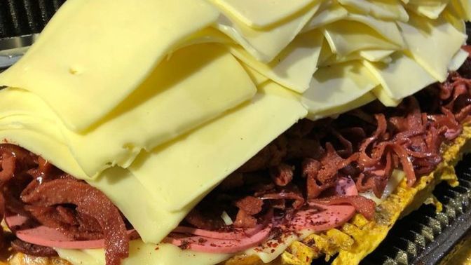 Bir oturuşta ne kadar tost yiyebiliyorsunuz?