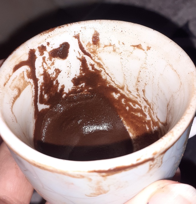 Falımda kalp çıkmış, sağ alttaki y harfi mi?