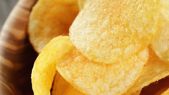Hadi cipsleri yarıştıralım! En iyi cipsler mısır cipsinden mi patates cipsinden mi çıkar😋?