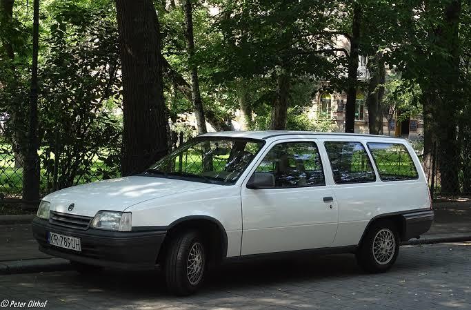 Kadett E Caravan 3 kapı