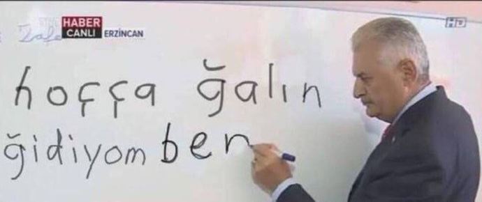 İlkokulda neden bize el yazısı öğrettiler, bunu kullanan var mı günlük hayatta?