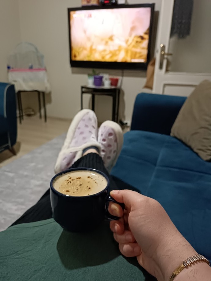 Evde tek başına keyif yapmak çok güzel değil mi?