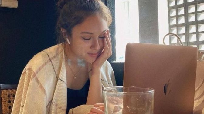 Sosyal medyada eski attığınız postlara bakıp utanıyor musunuz?