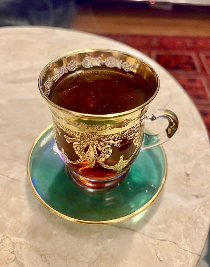 Akşam keyfini çayla mı, kahveyle mi çıkarırsın?