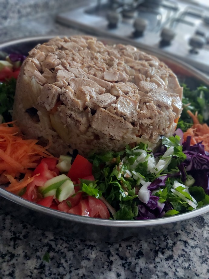 Maklube pilavını tavuk eti mi yoksa kırmızı et ile mi tercih edersin?
