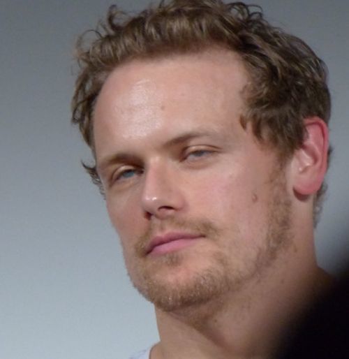 Sam Heughan neden bu kadar seksi sizce?
