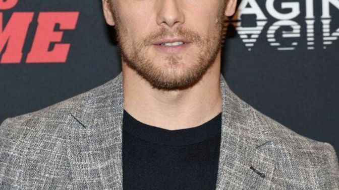 Sam Heughan neden bu kadar seksi sizce?