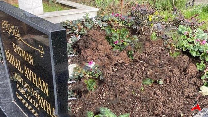 Dilan Polat'ın annesinin mezarı, içine para gömülmüştür diye hırsızlar tarafından kazılmış. Ne düşünüyorsunuz?