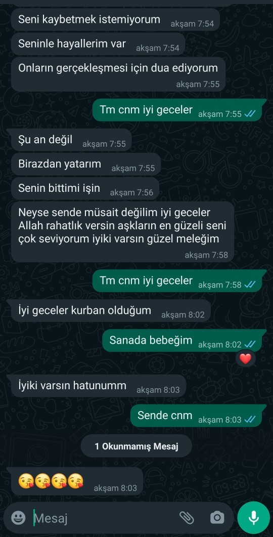 Sevgilim her akşam erken uyuyor şüphelenmeye başladım artık evli olduğunu düşünüyorum. Ne yapmalıyım?
